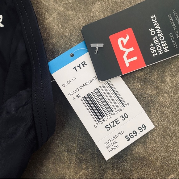 Durafast Solid Diamondfit One Piece Swimsuit - Picture 8 of 10